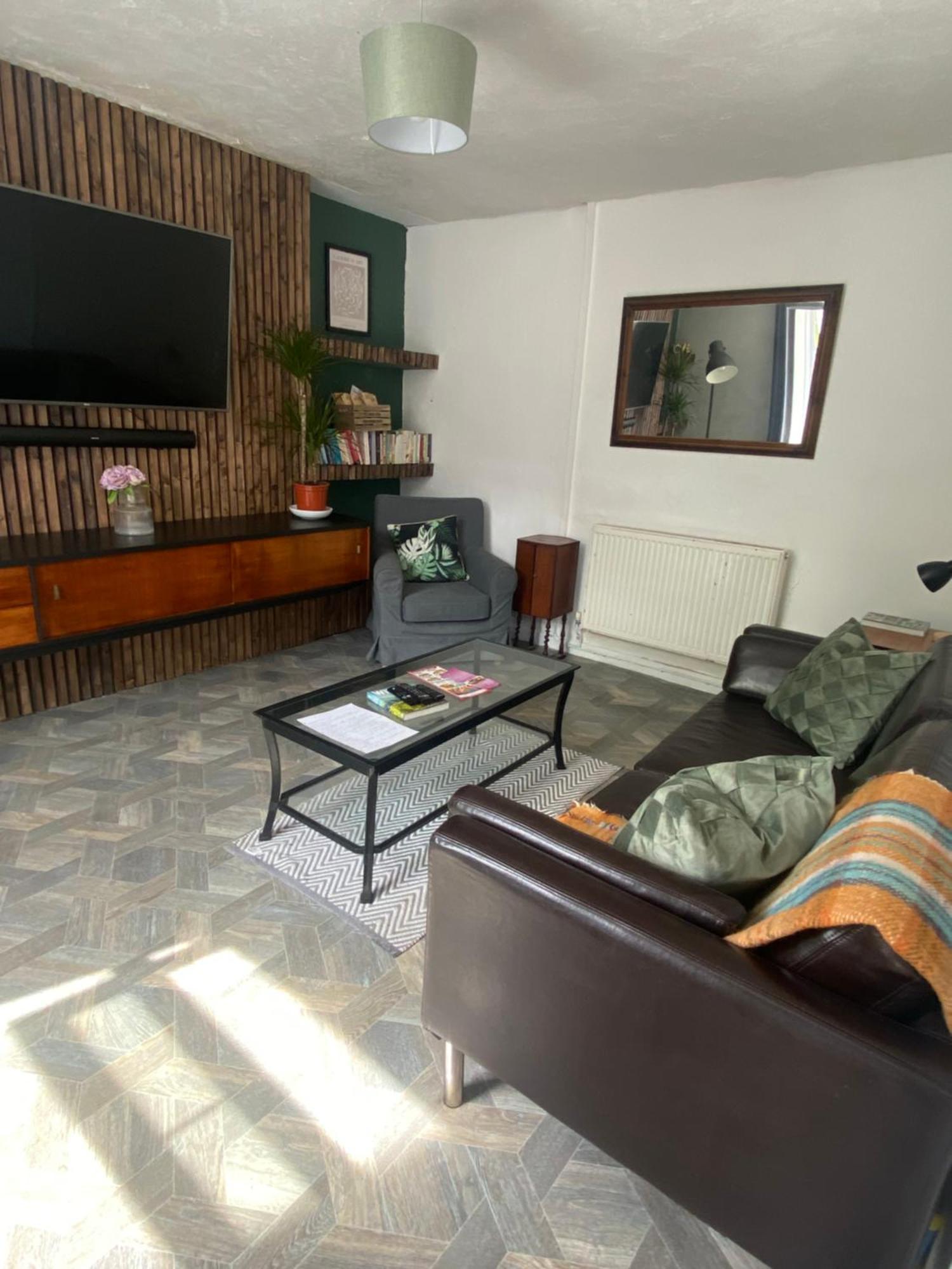 Mountain View Two Bedroom Llwynypia Екстер'єр фото