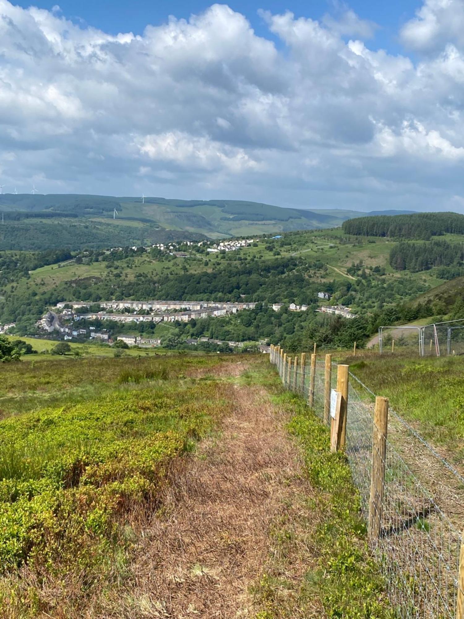 Mountain View Two Bedroom Llwynypia Екстер'єр фото