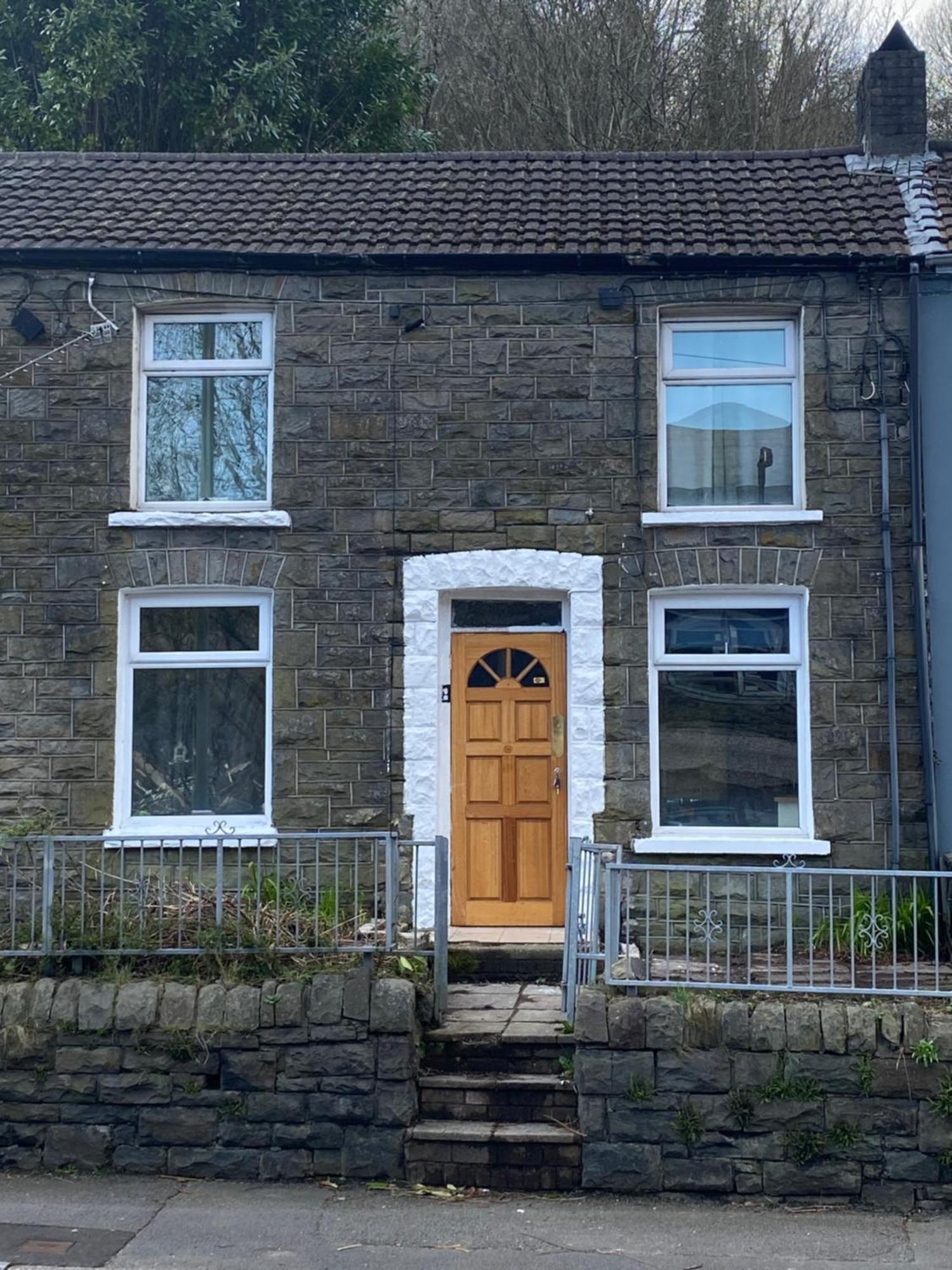 Mountain View Two Bedroom Llwynypia Екстер'єр фото