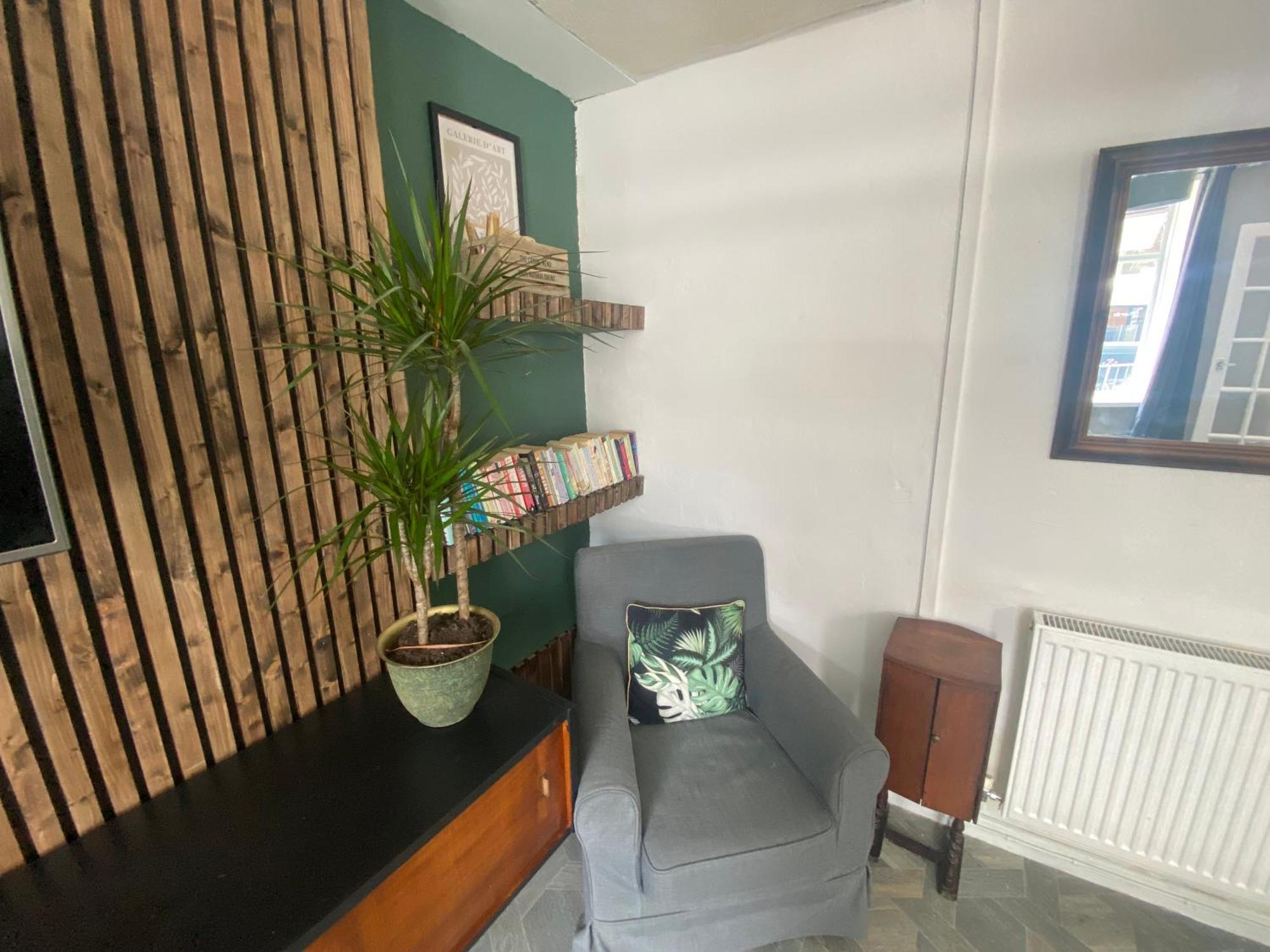 Mountain View Two Bedroom Llwynypia Екстер'єр фото