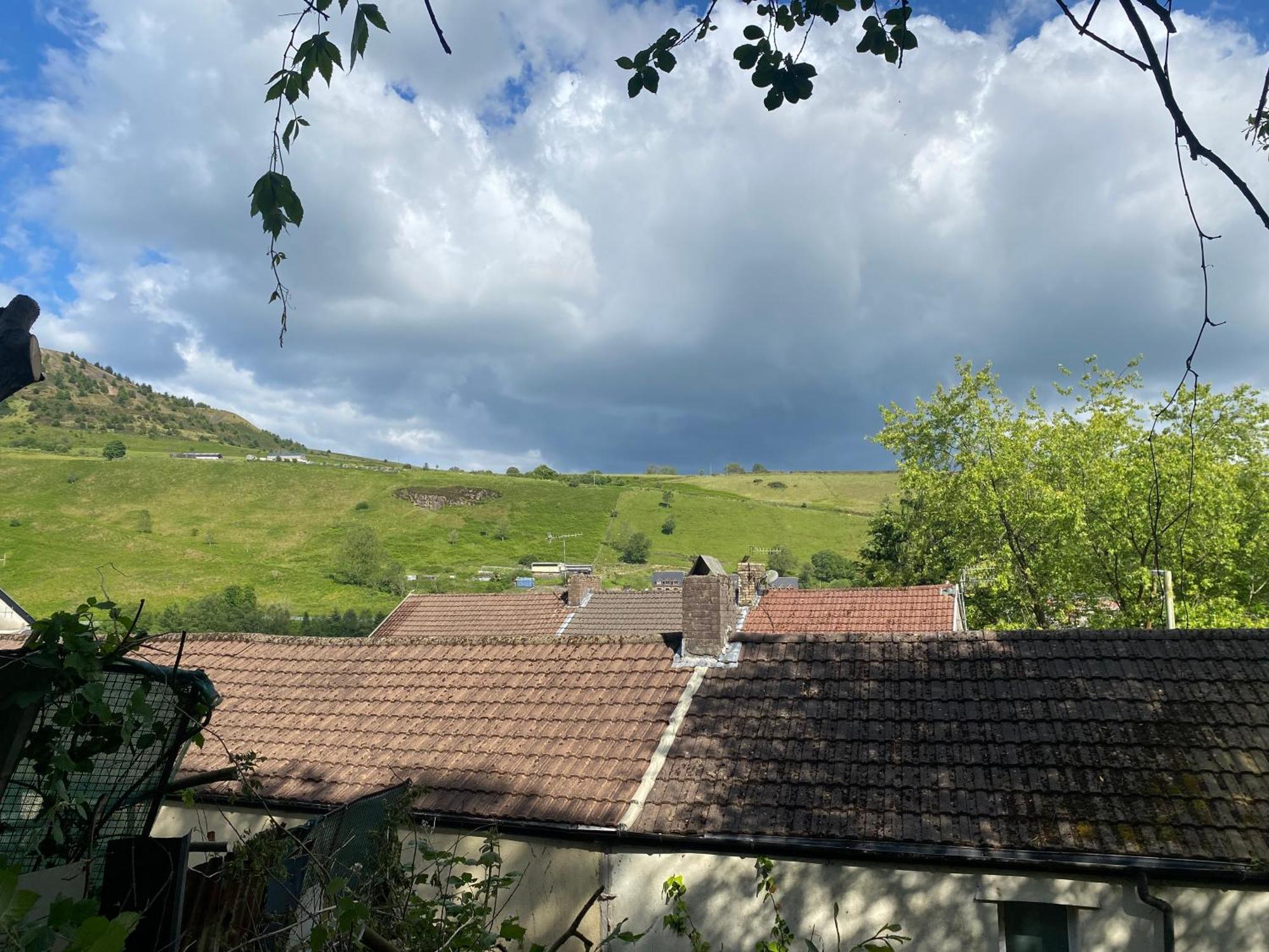Mountain View Two Bedroom Llwynypia Екстер'єр фото