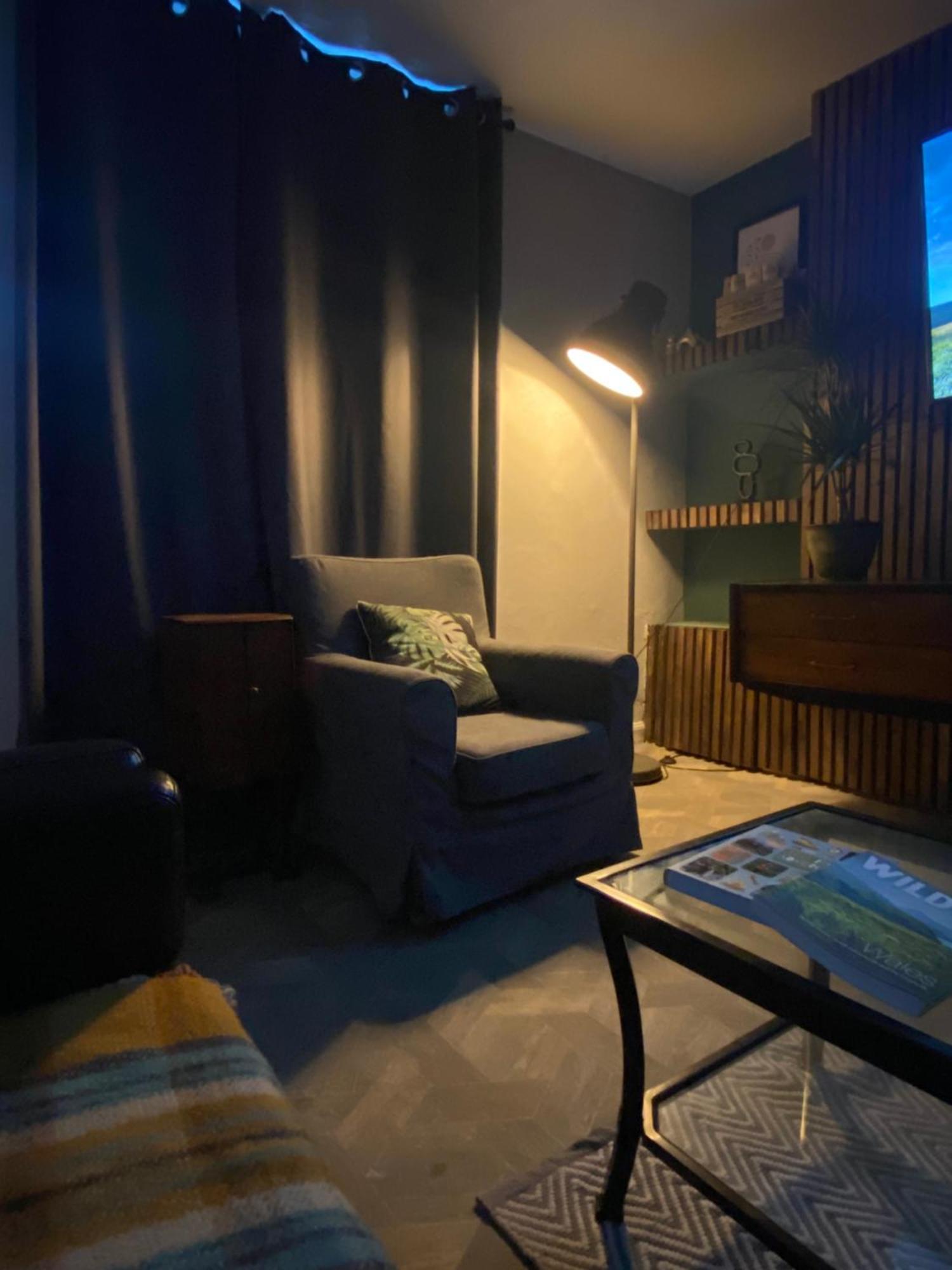 Mountain View Two Bedroom Llwynypia Екстер'єр фото